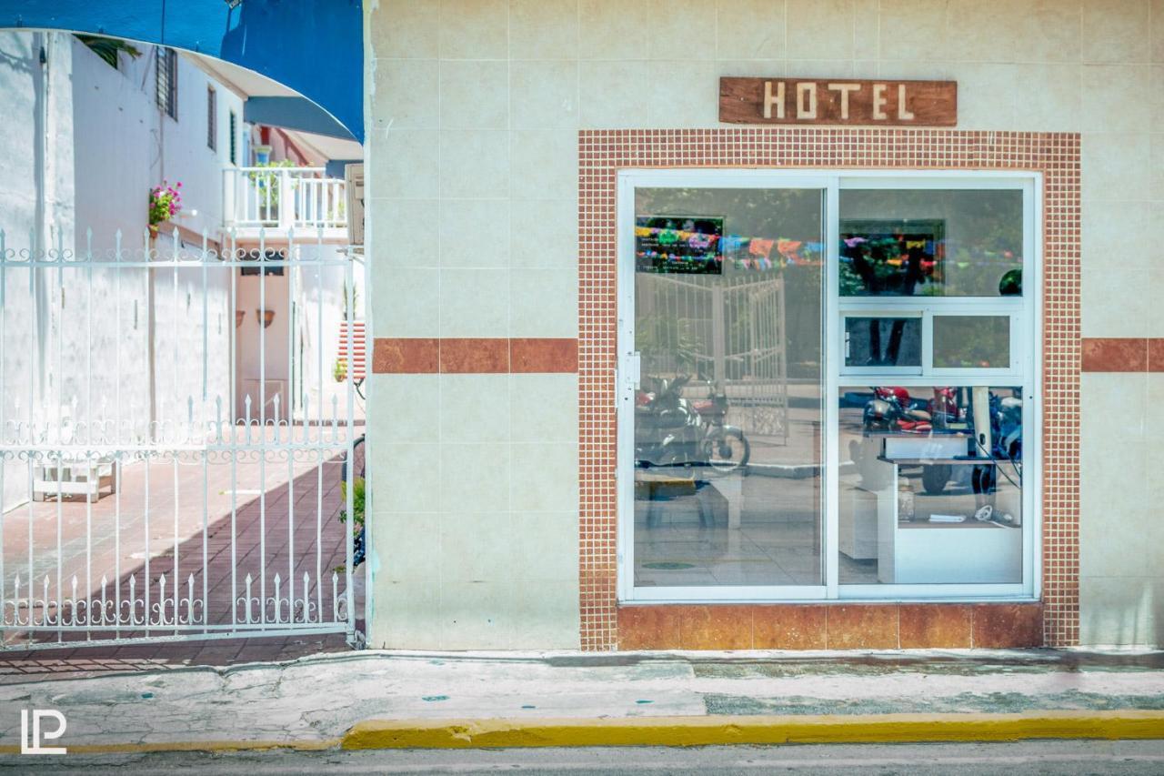 Hotel Quiam Playa del Carmen Exteriör bild